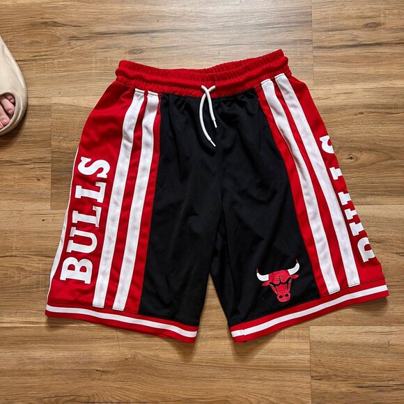 NBA Brand Chicago Bulls Basketball Shorts – Men’s Size M – Red/Black/White - Picture 1 of 7